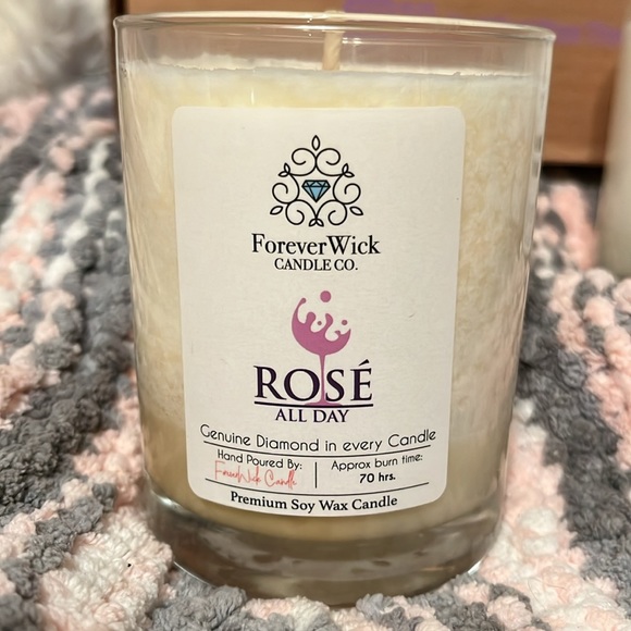 ForeverWick Candle Co. genuine Diamond in every candle made with Soy Wax - Picture 3 of 10